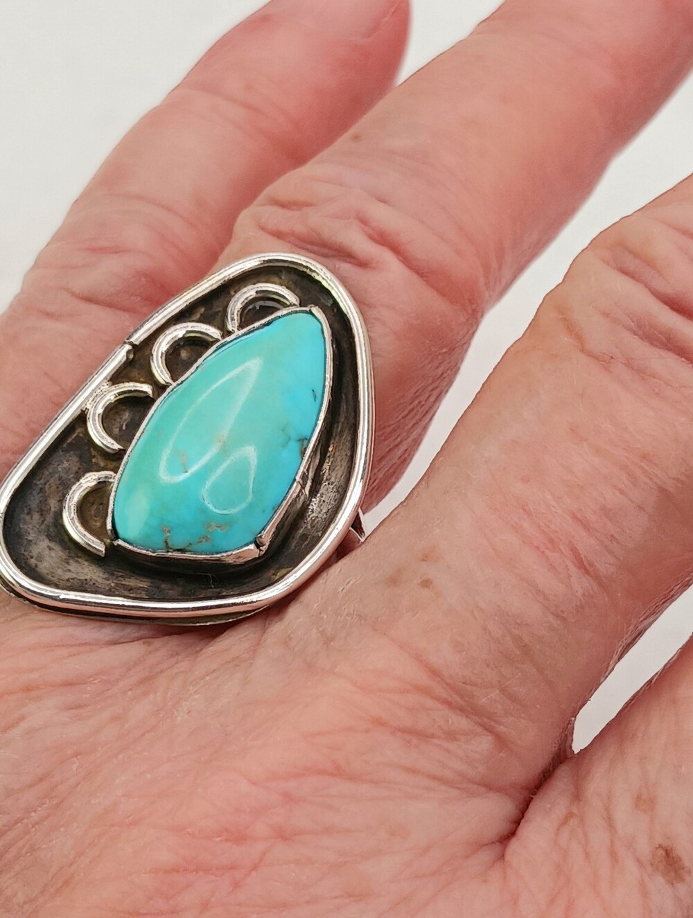 Ring 7.75 Native American Navajo Soft Triangle Large Turquoise Sterling 9.5g